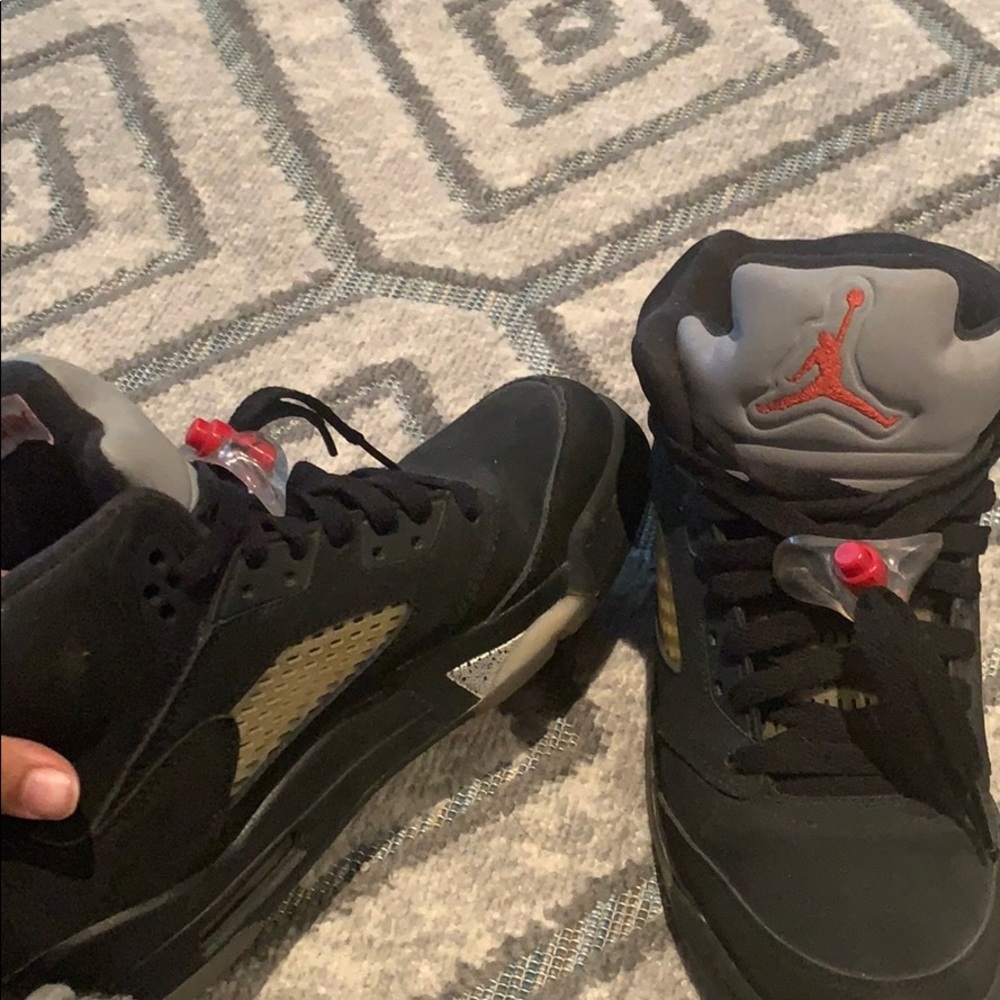 Size 6 metallic 5s